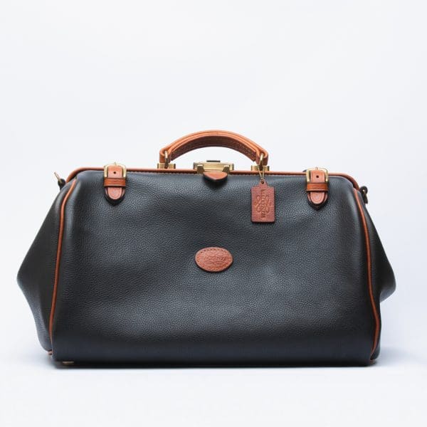 Handmade leather travelbag by Mackenzie Leather Edinburgh